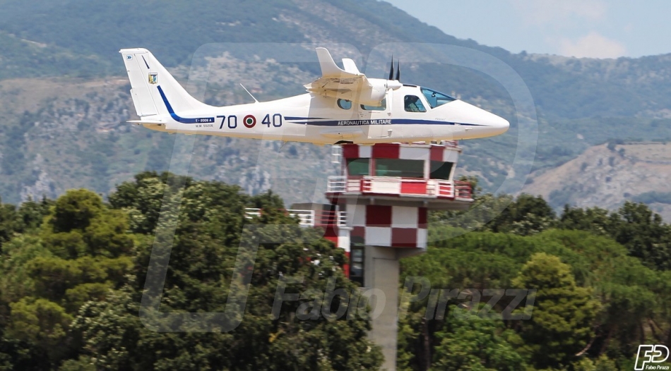 AEROPORTO COMANI,70° STORMO, SCUOLA ADDESTRAMENTO PILOTI AEREO 201° GRUPPO VOLO,LATINA SCALO,AEREI MILITARI , T-2006 A, AERONAUTICA .